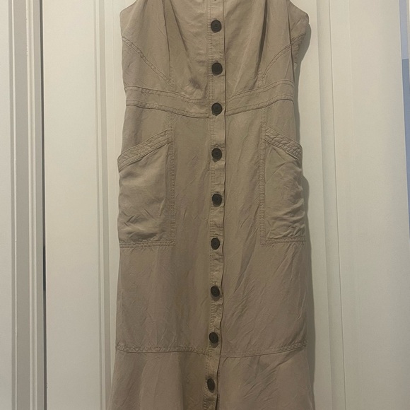 Banana Republic ladies size 8 khaki, square neck, button down, midi dress - Picture 4 of 6